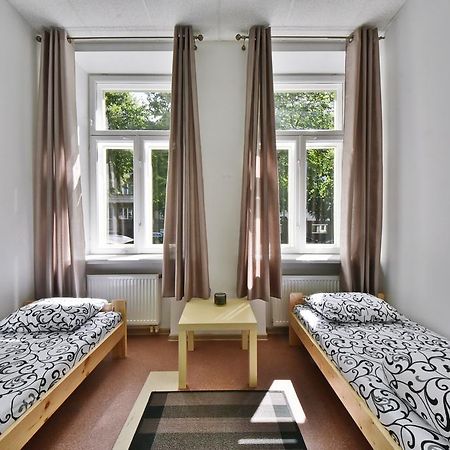 Laisves Avenue Hostel "Easy Kaunas" المظهر الخارجي الصورة