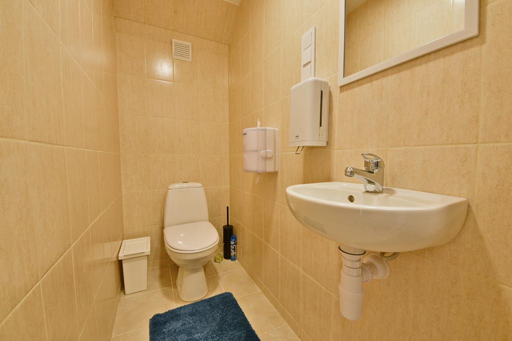 Laisves Avenue Hostel "Easy Kaunas" المظهر الخارجي الصورة