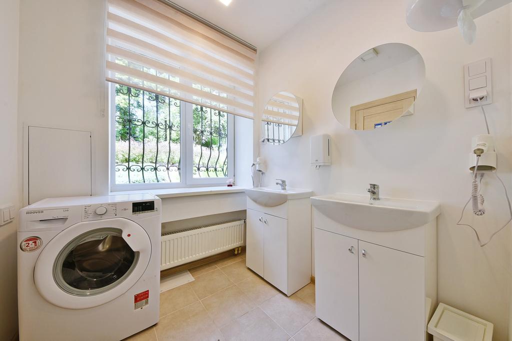 Laisves Avenue Hostel "Easy Kaunas" المظهر الخارجي الصورة